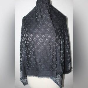 Authentic Louis Vuitton Wrap Stole Shawl 65% Silk 35% Wool Blue Black Used